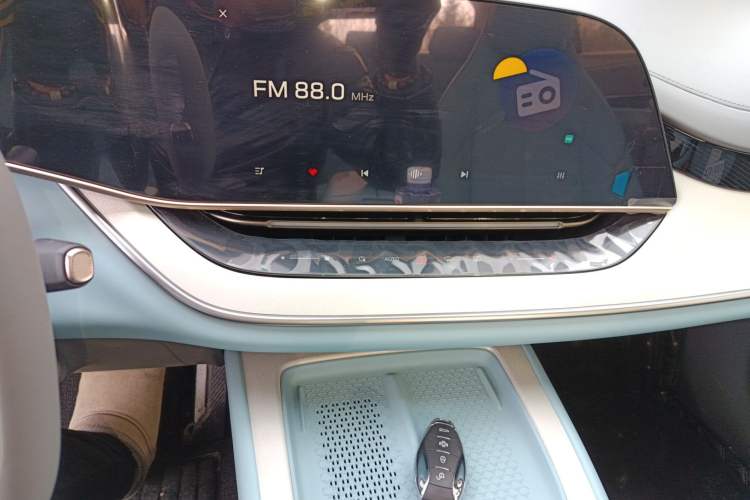 Used Hongqi Tiangong 08 2025 730 Max Rear-Drive Version Audio And AC Panel