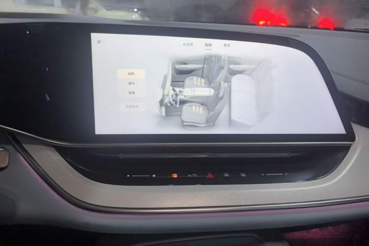 Used Hongqi Tiangong 08 2025 730 Max Rear-Drive Version Audio And AC Panel