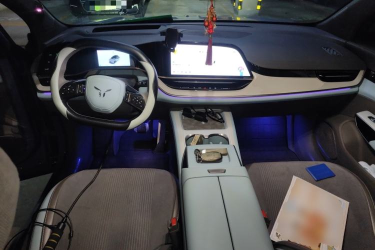 Used Hongqi Tiangong 08 2025 605 Max Rear-Drive Version Center Console