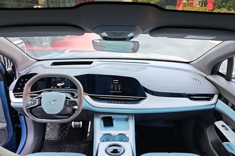 Used Hongqi Tiangong 08 2025 730 Max Rear-Drive Version Center Console