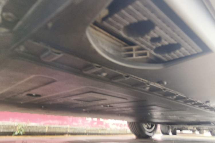 Used Hongqi Tiangong 08  Chassis Rear Right