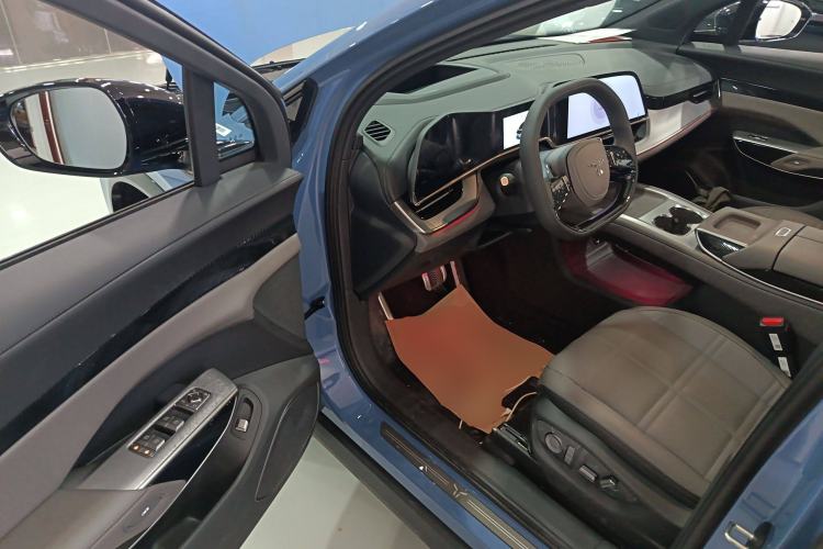 Used Hongqi Tiangong 08 2025 605 Max Rear-Drive Version Driver Seat