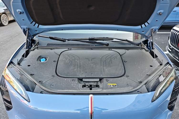 Used Hongqi Tiangong 08 2025 730 Max Rear-Drive Version Engine Bay