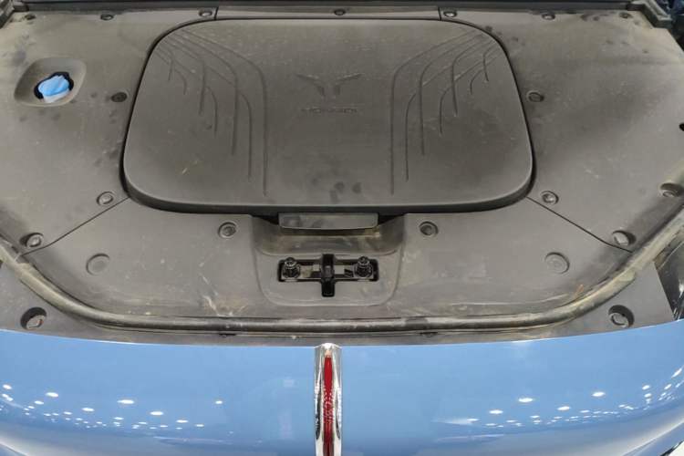 Used Hongqi Tiangong 08 2025 680 Ultra Four-Wheel-Drive Version Engine Bay