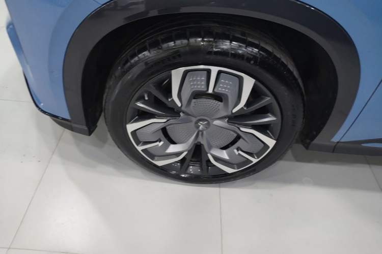 Used Hongqi Tiangong 08 2025 680 Ultra Four-Wheel-Drive Version Exterior 4