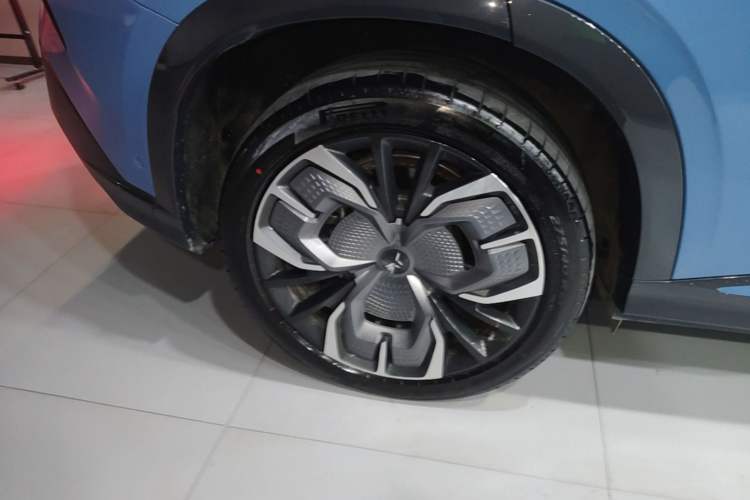 Used Hongqi Tiangong 08 2025 680 Ultra Four-Wheel-Drive Version Exterior 5