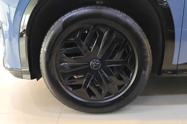 Used Hongqi Tiangong 08 2025 Model 110kWh Custom Edition Exterior 7
