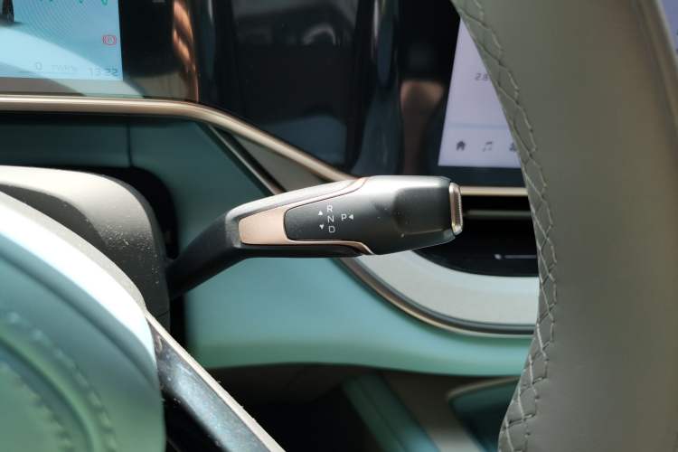 Used Hongqi Tiangong 08 2025 730 Max Rear-Drive Version Gear Lever