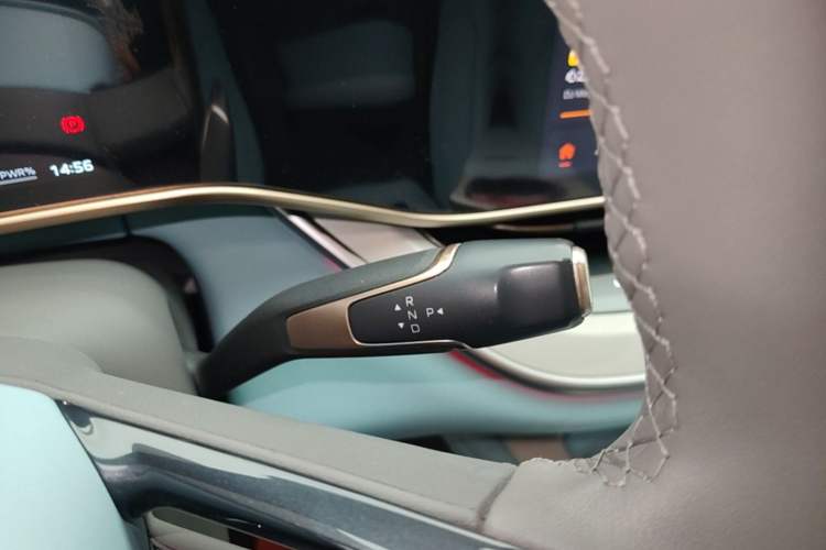 Used Hongqi Tiangong 08 2025 730 Max Rear-Drive Version Gear Lever