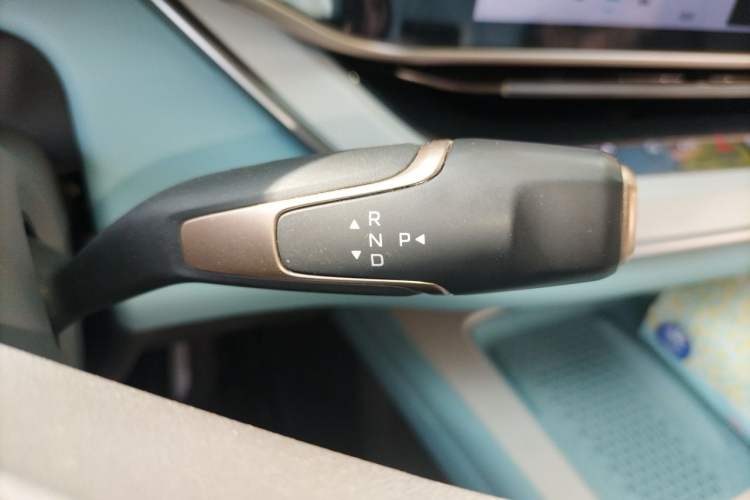Used Hongqi Tiangong 08 2025 730 Max Rear-Drive Version Gear Lever