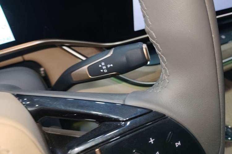 Used Hongqi Tiangong 08 2025 680 Ultra Four-Wheel-Drive Version Gear Lever