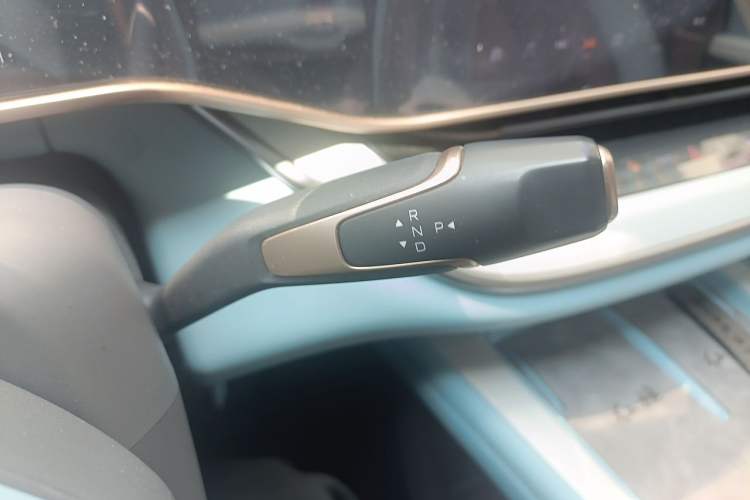 Used Hongqi Tiangong 08 2025 730 Max Rear-Drive Version Gear Lever