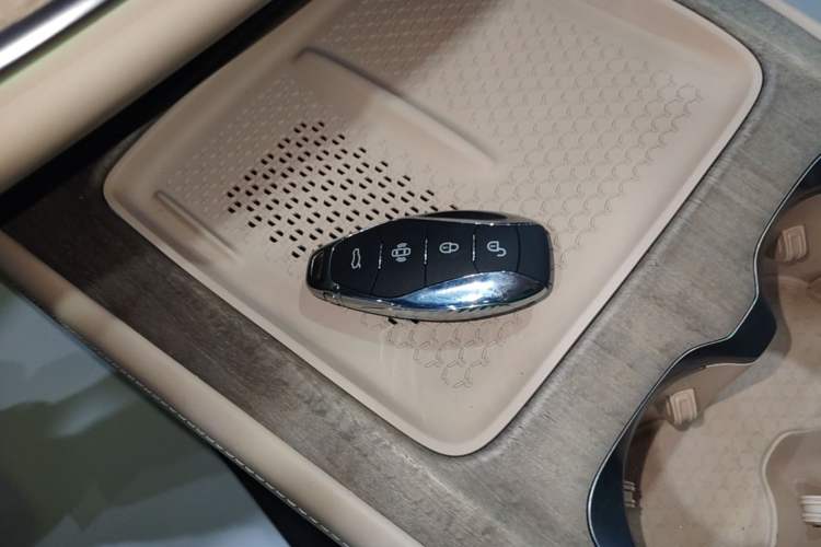 Used Hongqi Tiangong 08 2025 680 Ultra Four-Wheel-Drive Version Interior 1