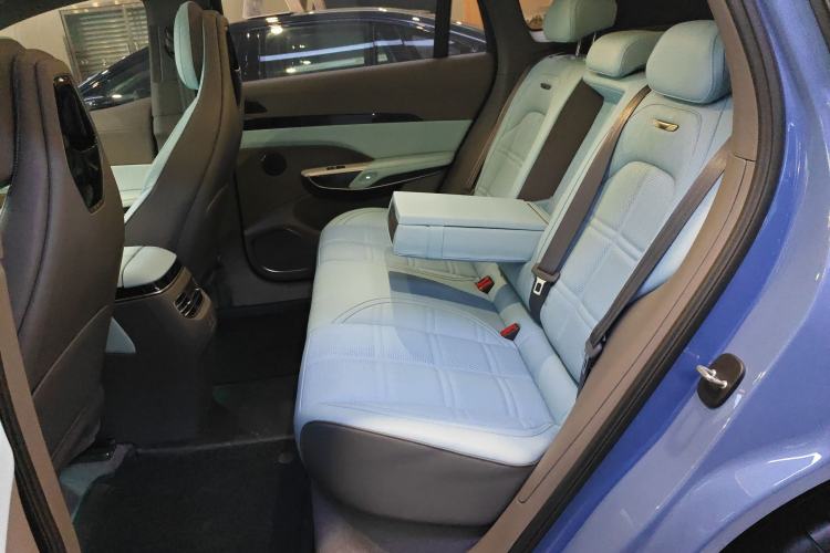 Used Hongqi Tiangong 08 2025 Model 110kWh Custom Edition Interior 4