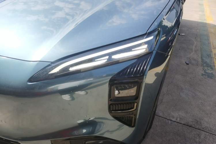 Used Hongqi Tiangong 08 2025 680 All-Wheel Drive Smart Selection Edition Left Front Headlight