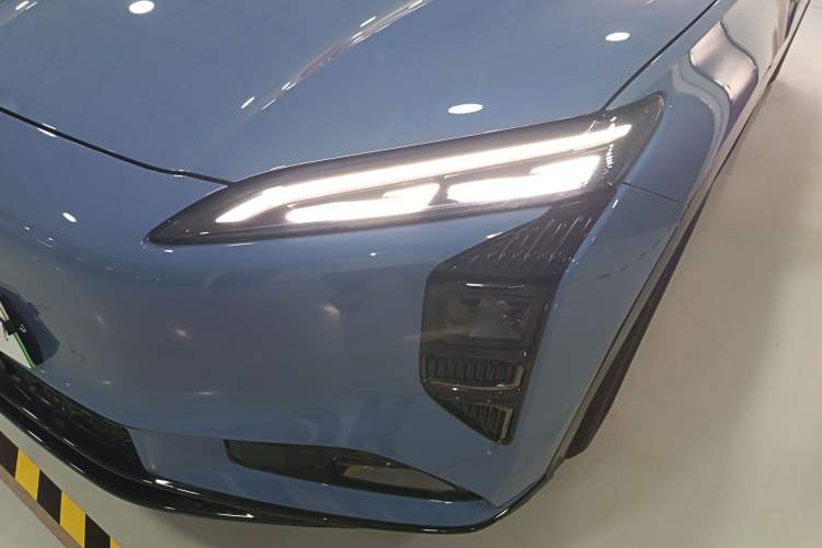 Used Hongqi Tiangong 08 2025 605 Max Rear-Drive Version Left Front Headlight
