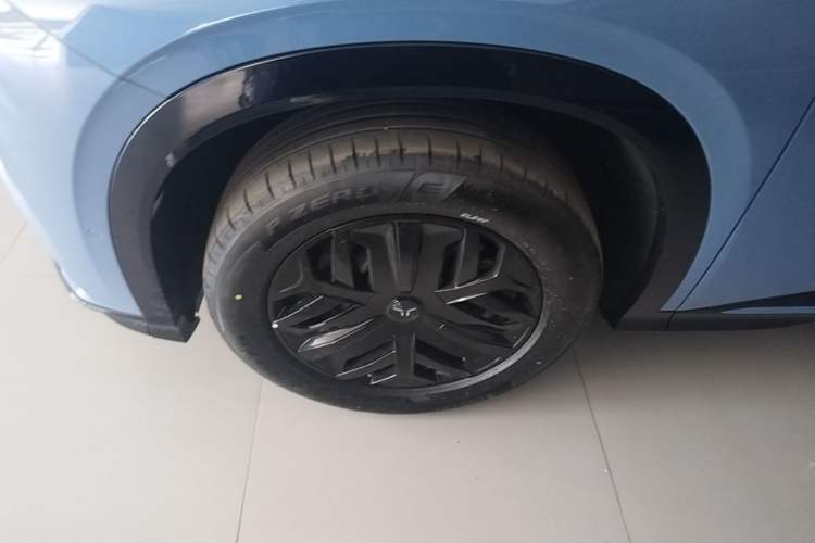 Used Hongqi Tiangong 08 2025 605 Pioneer Edition Left Front Wheel Hub