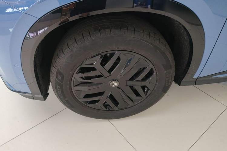 Used Hongqi Tiangong 08 2025 730 Max Rear-Drive Version Left Front Wheel Hub