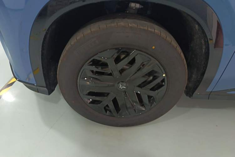 Used Hongqi Tiangong 08 2025 605 Max Rear-Drive Version Left Front Wheel Hub