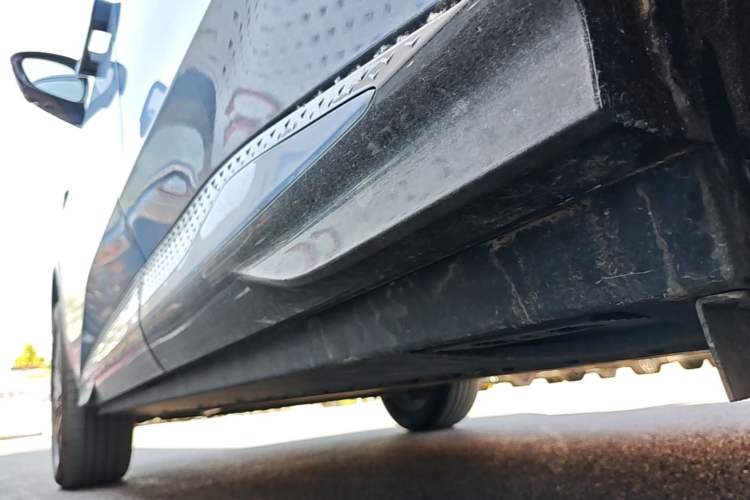 Used Hongqi Tiangong 08 2025 730 Max Rear-Drive Version Left Side Sill