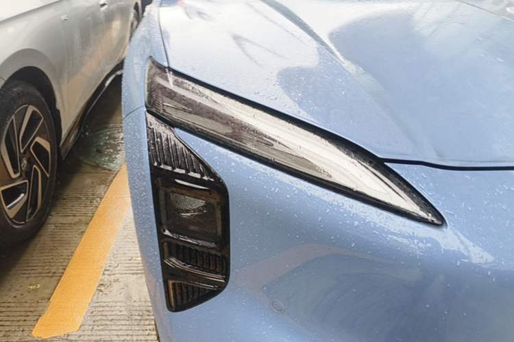 Used Hongqi Tiangong 08  Right Front Headlight
