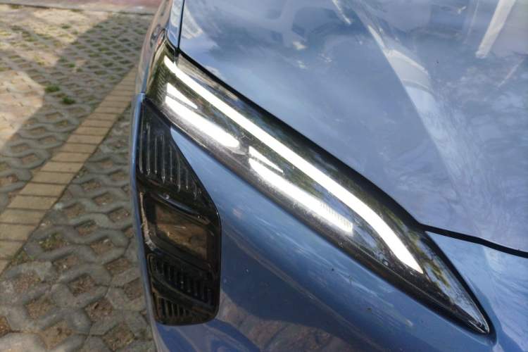 Used Hongqi Tiangong 08 2025 730 Max Rear-Drive Version Right Front Headlight