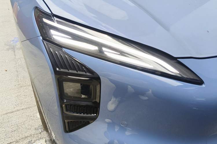 Used Hongqi Tiangong 08 2025 730 Max Rear-Drive Version Right Front Headlight