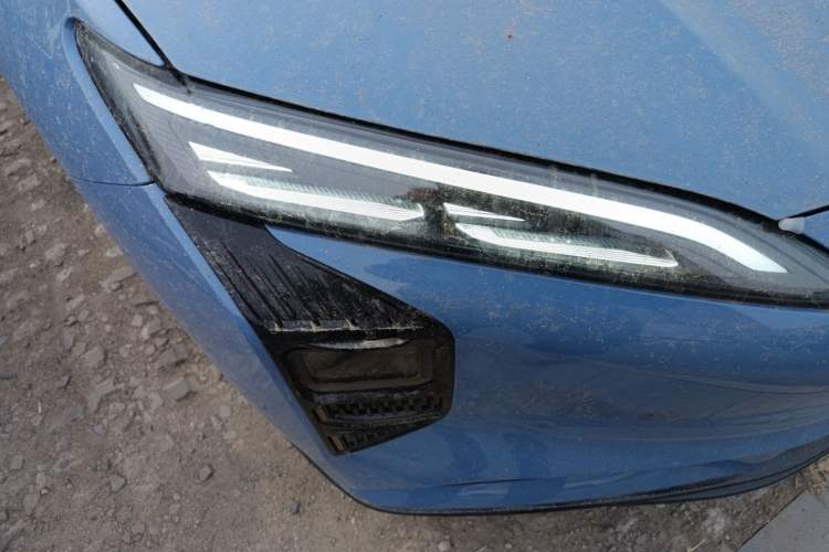 Used Hongqi Tiangong 08 2025 730 Max Rear-Drive Version Right Front Headlight