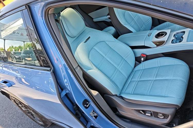 Used Hongqi Tiangong 08 2025 730 Max Rear-Drive Version Right Front Seat
