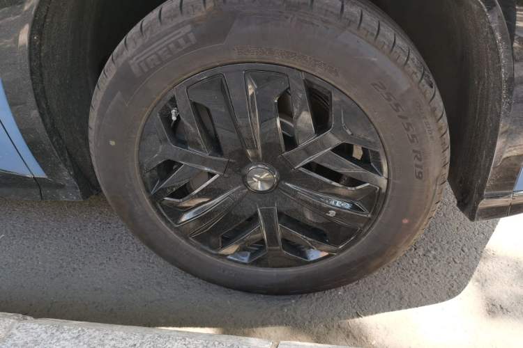 Used Hongqi Tiangong 08 2025 730 Max Rear-Drive Version Right Front Wheel Hub