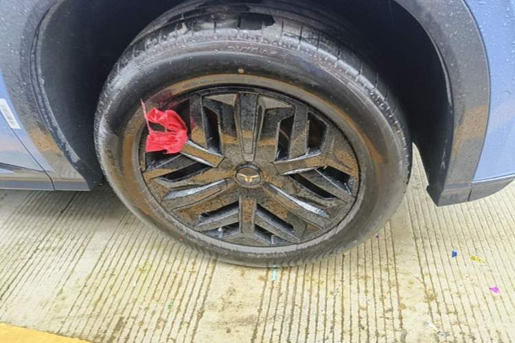 Used Hongqi Tiangong 08  Right Front Wheel Hub