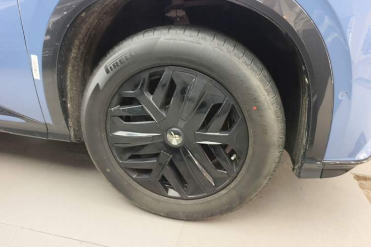 Used Hongqi Tiangong 08 2025 730 Smart Selection Edition Right Front Wheel Hub