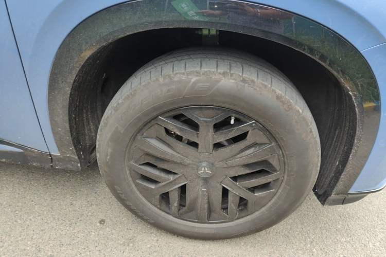 Used Hongqi Tiangong 08 2025 605 Max Rear-Drive Version Right Front Wheel Hub