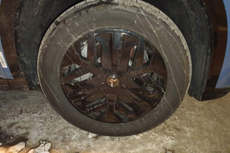 Used Hongqi Tiangong 08 2025 730 Max Rear-Drive Version Right Front Wheel Hub
