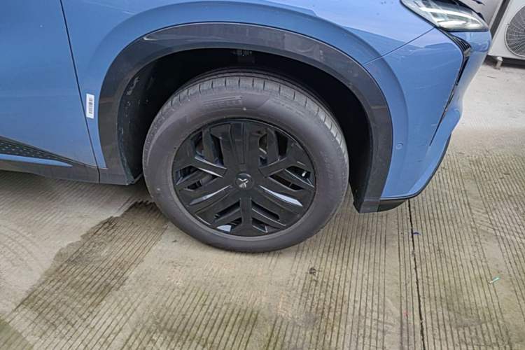 Used Hongqi Tiangong 08 2025 730 Max Rear-Drive Version Right Front Wheel Hub