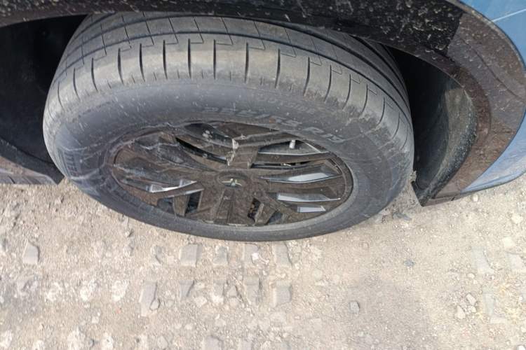 Used Hongqi Tiangong 08 2025 730 Max Rear-Drive Version Right Front Wheel Hub