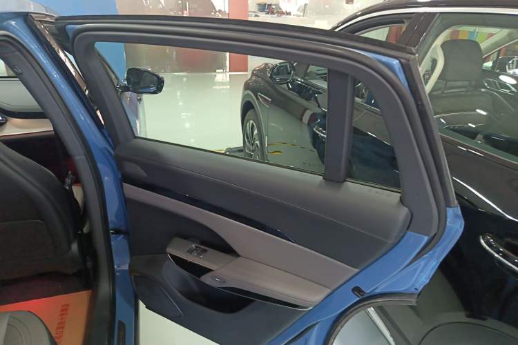 Used Hongqi Tiangong 08 2025 605 Max Rear-Drive Version Right Rear Door Interior