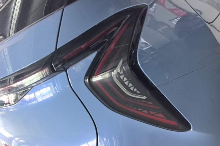 Used Hongqi Tiangong 08 2025 730 Max Rear-Drive Version Right Rear Taillight