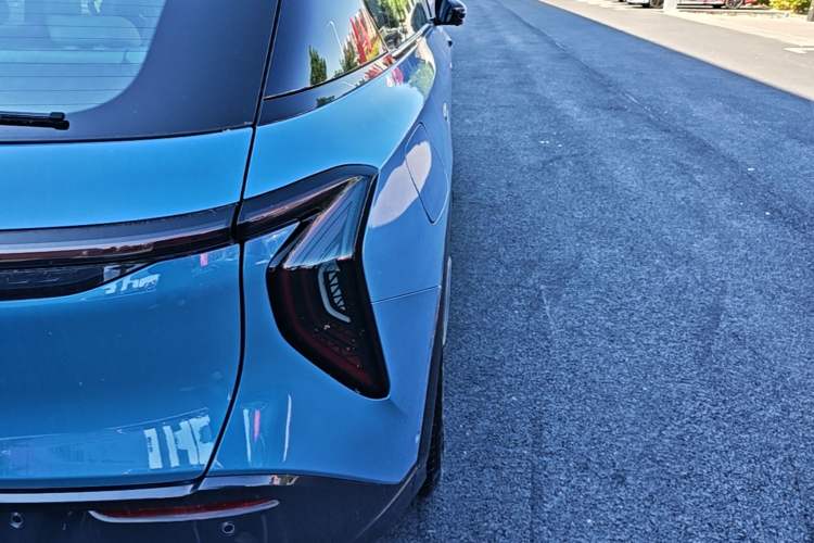 Used Hongqi Tiangong 08 2025 730 Max Rear-Drive Version Right Rear Taillight