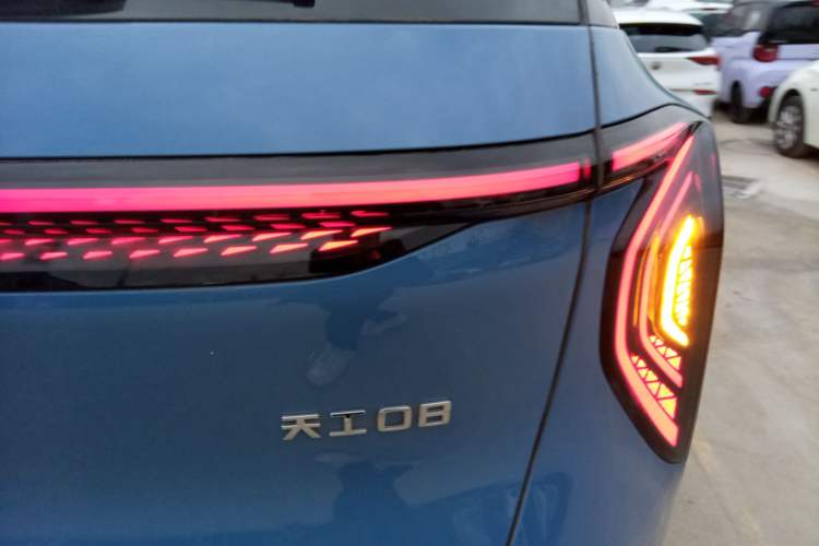 Used Hongqi Tiangong 08 2025 730 Smart Selection Edition Right Rear Taillight