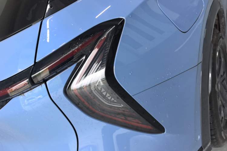 Used Hongqi Tiangong 08 2025 730 Max Rear-Drive Version Right Rear Taillight