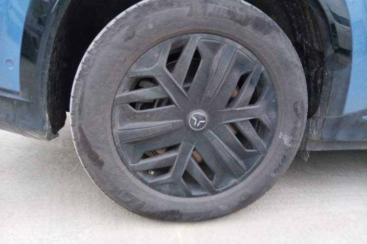 Used Hongqi Tiangong 08 2025 730 Smart Selection Edition Right Rear Wheel Hub
