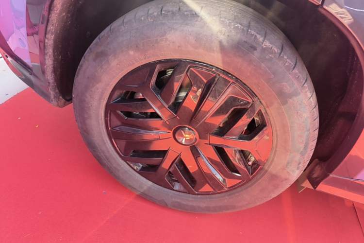 Used Hongqi Tiangong 08 2025 730 Smart Selection Edition Right Rear Wheel Hub