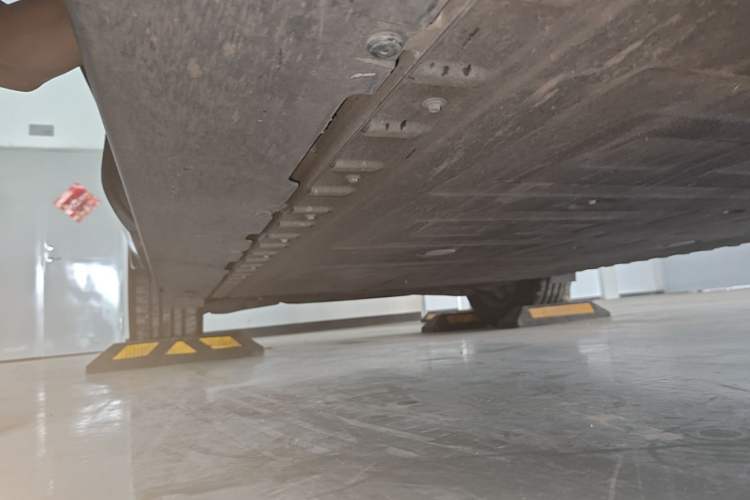 Used Hongqi Tiangong 08 2025 730 Max Rear-Drive Version Right Side Sill