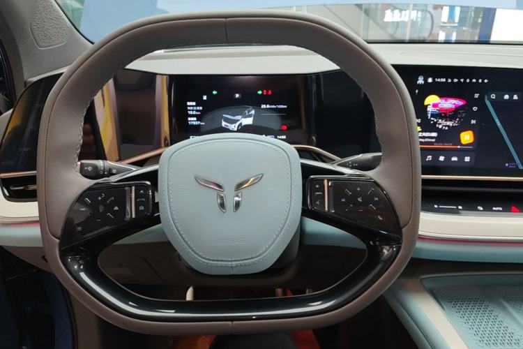 Used Hongqi Tiangong 08 2025 730 Max Rear-Drive Version Steering Wheel