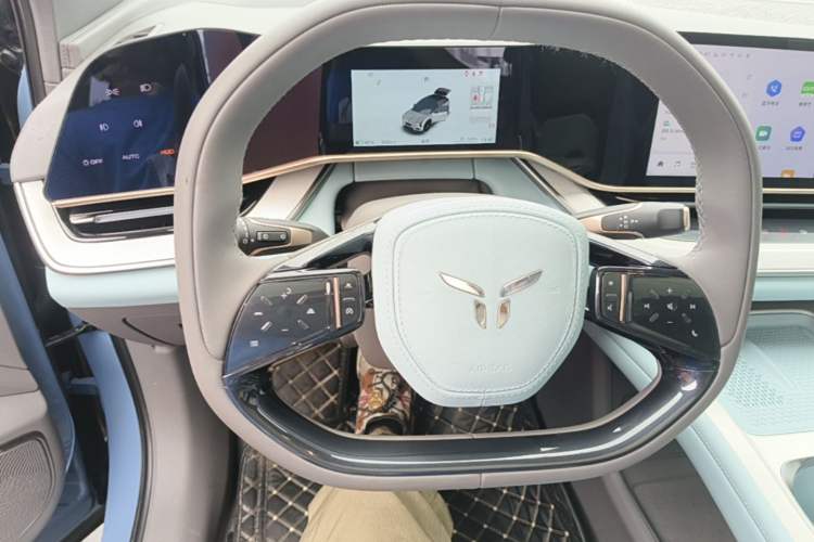 Used Hongqi Tiangong 08  Steering Wheel