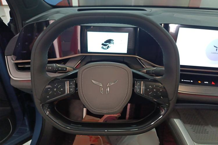 Used Hongqi Tiangong 08 2025 605 Max Rear-Drive Version Steering Wheel