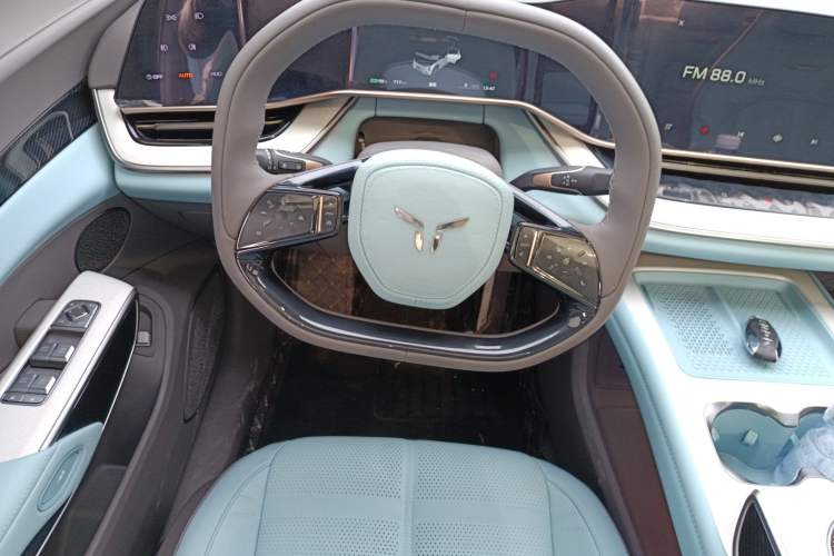 Used Hongqi Tiangong 08 2025 730 Max Rear-Drive Version Steering Wheel