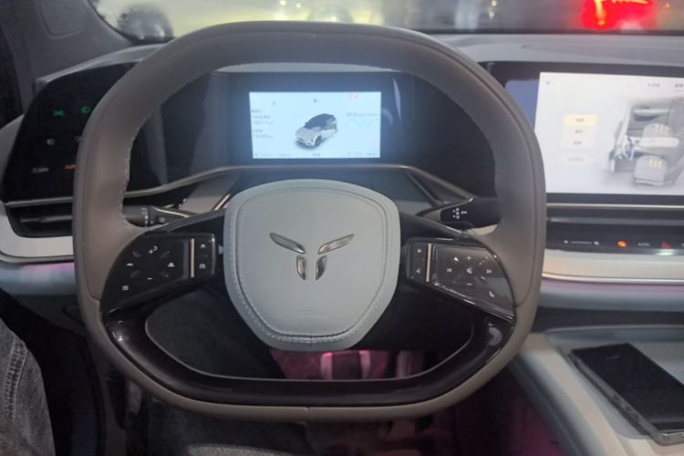 Used Hongqi Tiangong 08 2025 730 Max Rear-Drive Version Steering Wheel