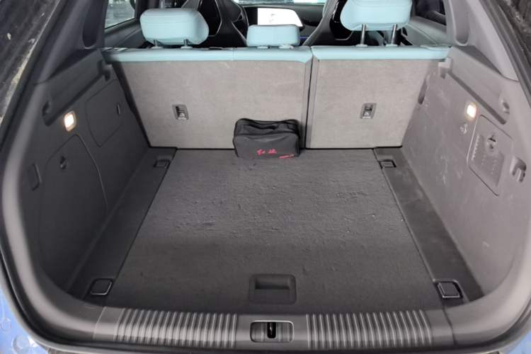 Used Hongqi Tiangong 08 2025 730 Max Rear-Drive Version Trunk